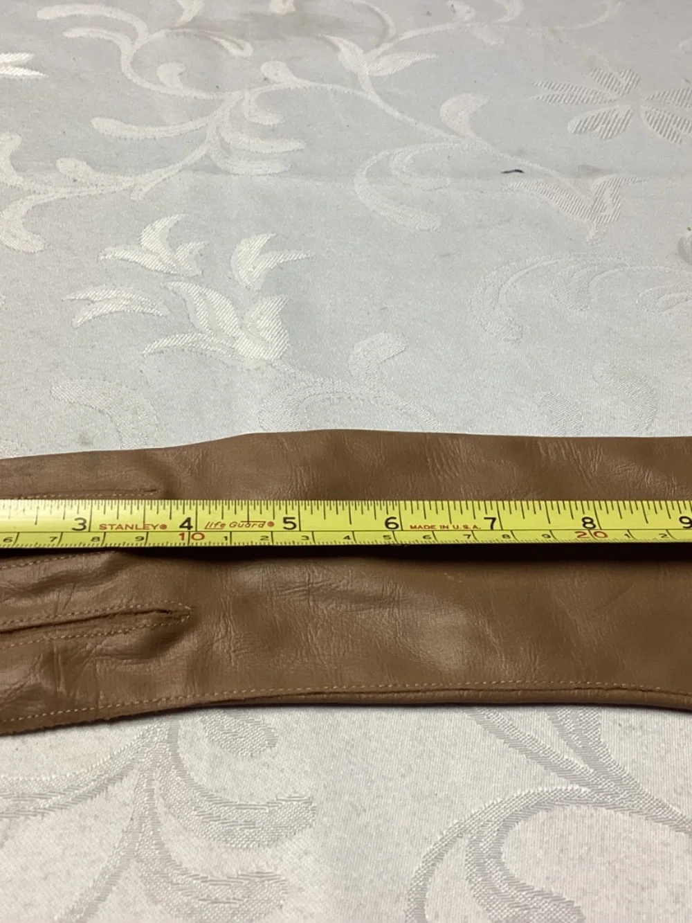 Vintage gloves, absolutely gorgeous butterscotch tan looks FABULOUS